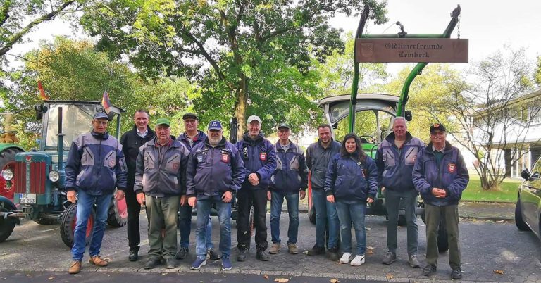 Oldtimerfreunde Lembeck fahren Tobias Stockhoff in die neue Amtszeit