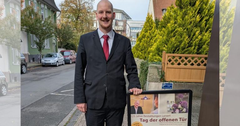 Bestattungsfachkraft Malte Schilling und seine Kollegen von Bestattungen Lenert laden ein zum 125-jährigen Jubiläum. Foto: Bestattungen Lenert