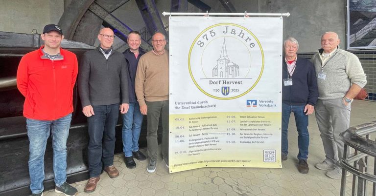875 Jahre Dorf Hervest Staffelbannerübergabe Bergbauverein Nikolauszug