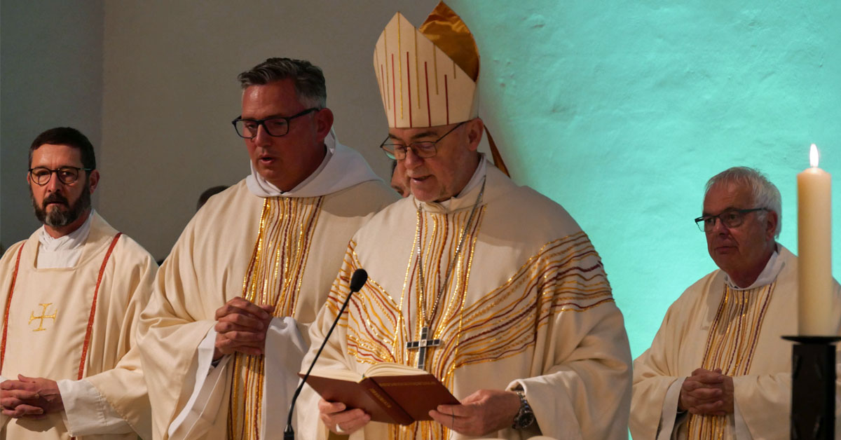 Weihbischof Rolf Lohmann-Einweihung neue Orgel in St. Agatha Dorsten