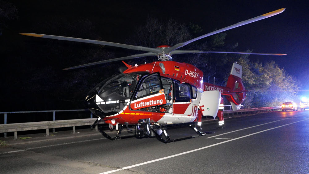 Rettungshubschrauber im Einsatz-Schwerer Verkehrsunfall Dorsten