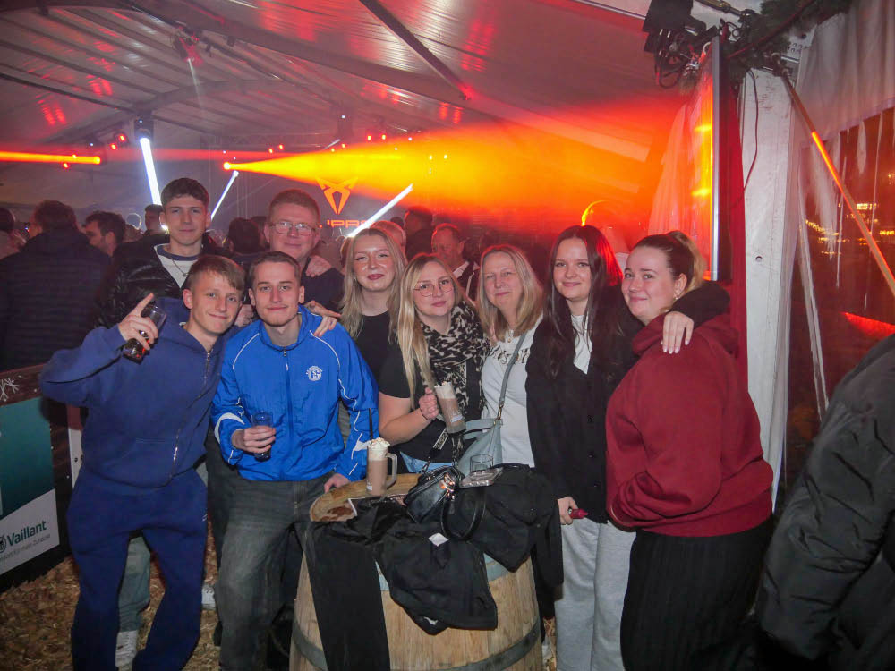 80ziger-Party beim Winterzauber in Dorsten