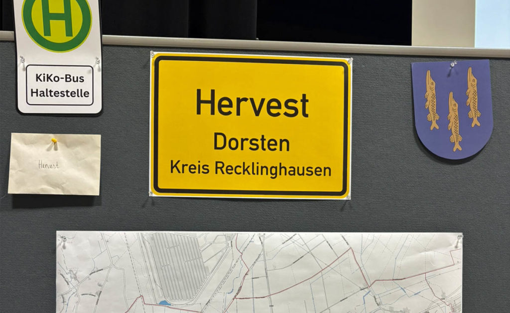 Kinder und Moderation bei der KiKo Dorsten im Treffpunkt Altstadt.