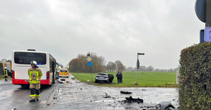Mehrere Verletzte bei Unfall in Dorsten mit Schulbus
