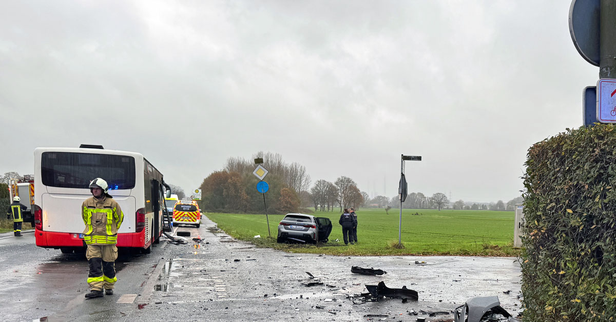 Mehrere Verletzte bei Unfall in Dorsten mit Schulbus