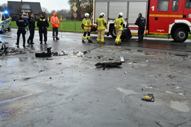 Schwerer Unfall in Dorsten mit Schulbus-Bochumer Stra&szlig;e-B 224