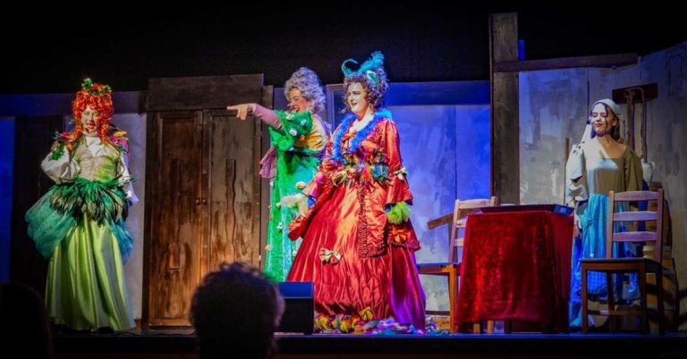 Dorstenerin inszeniert „Cinderella“: Märchenhaft, musikalisch und urkomisch