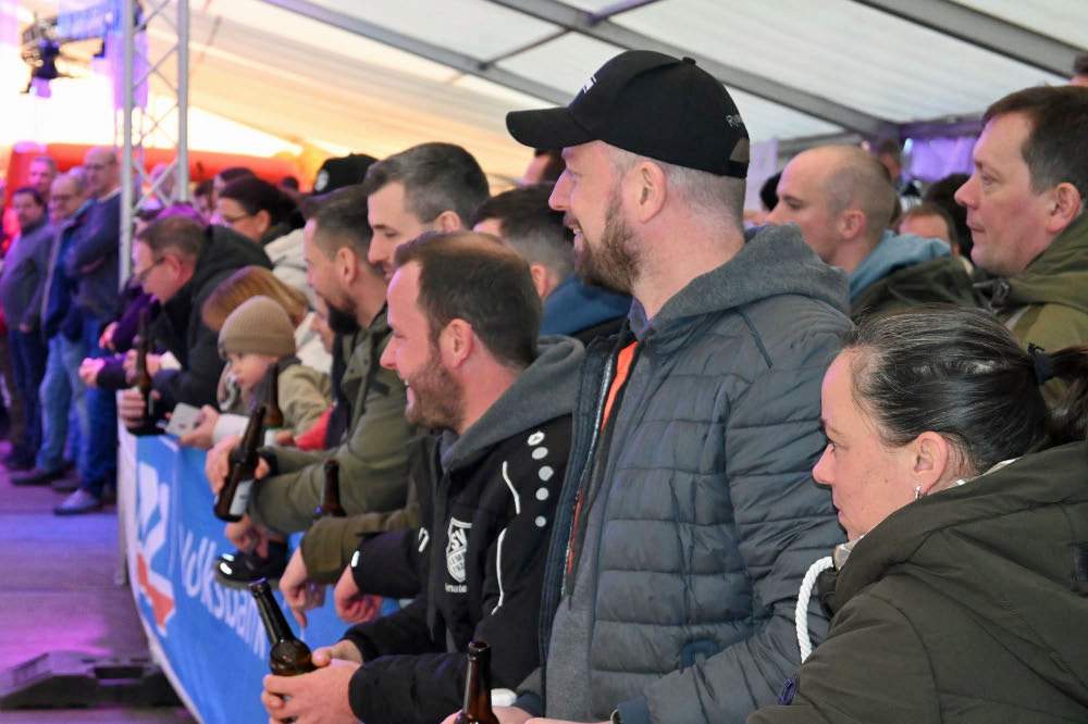 Dorfgemeinschaft feiert bei den Eisstockmasters in Lembeck
