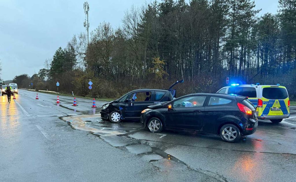Fünf verletzte Personen nach Auto-Crash in Dorsten- Freudenberg, B58