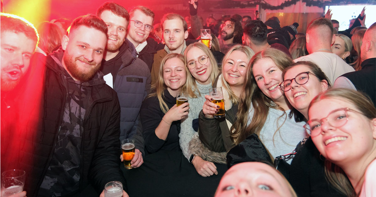 Volle Tanzfläche beim #Heimkommen 2025 auf dem Marktplatz in Dorsten.