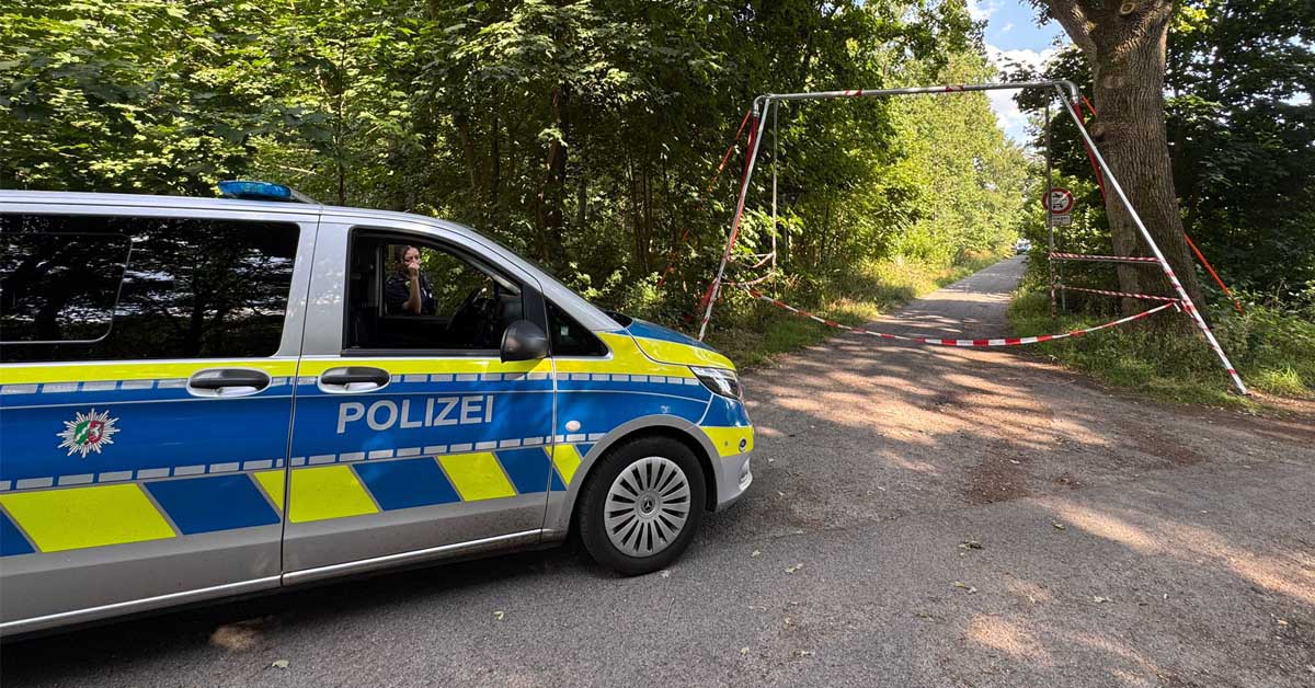 Der Tatort am Tüshausweg in Dorsten-Holsterhausen, an dem eine Frau und ihr kleines Kind getötet wurden.