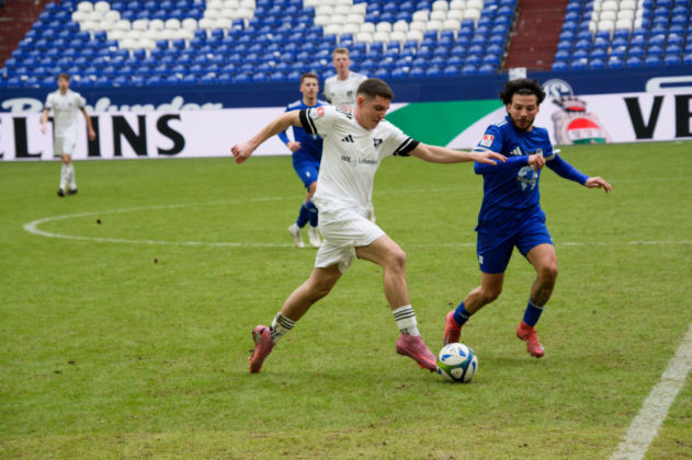 Spielszene SV Lembeck in der Veltins-Arena