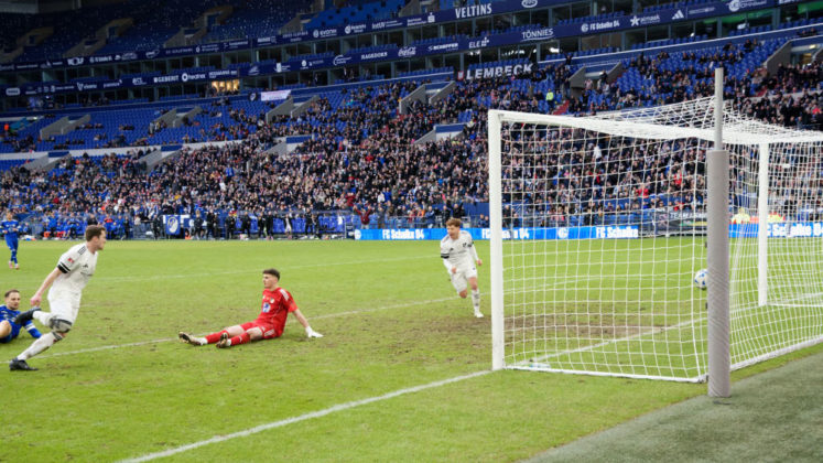Spielszene SV Lembeck in der Veltins-Arena
