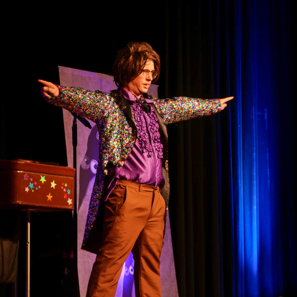 Bauchrender Tim Becker Aula Gymnasium Petrinum
