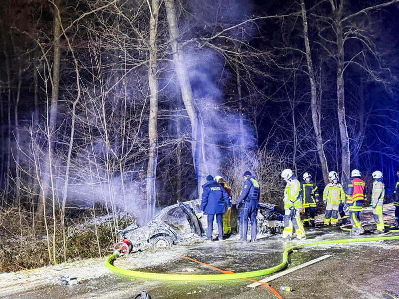 Unfall Dorsten Lembeck Auto brennt aus Januar 2026