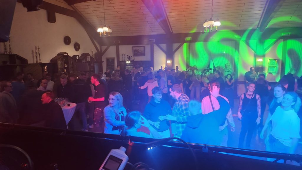 Große Party beim Wurstessen 2026 in Oestrich bei Schult