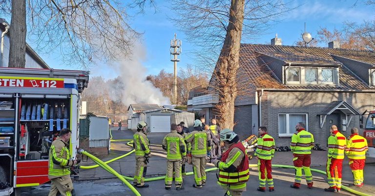 Feuerwehr Einsatz Marienviertel Garagenbrand