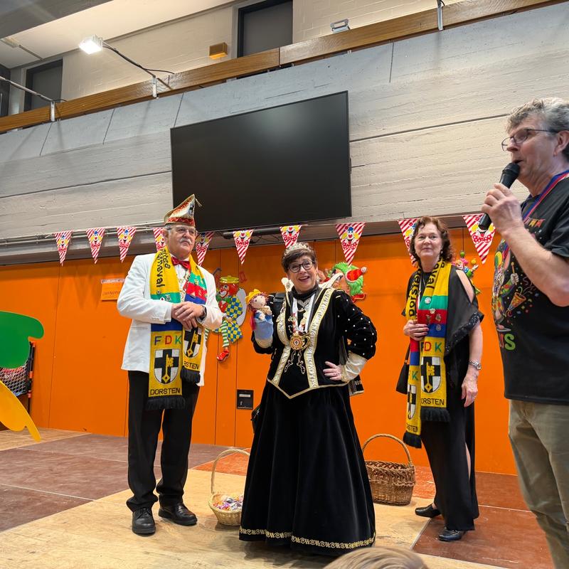 Stadtprinzessin Simone I. beim Kinderkarneval beim HCC