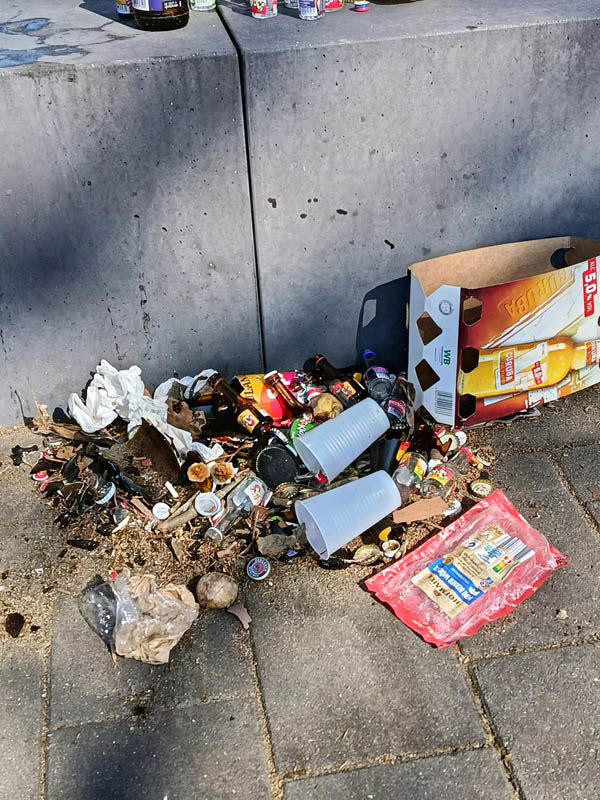 Bürgerpark Maria Lindenhof Aufräumen nach Randale