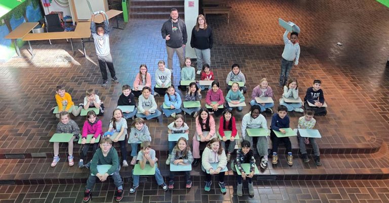 Grüne Schule neue Sitztische