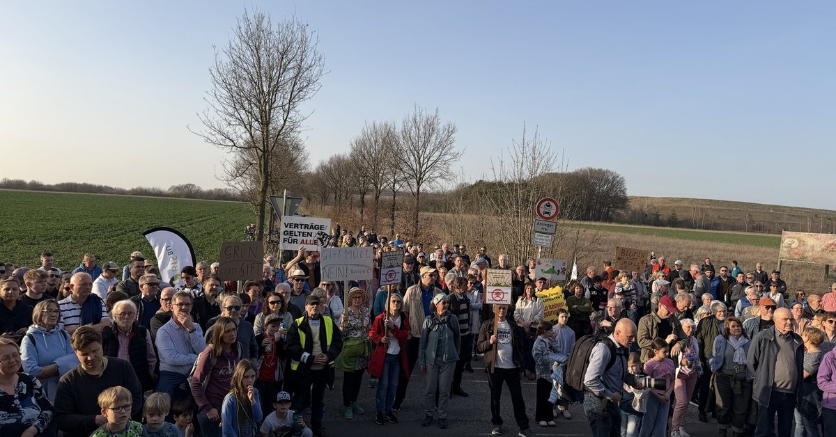 Protestmarsch zur Hürfeld-Halde in Altendorf-Ulfkotte