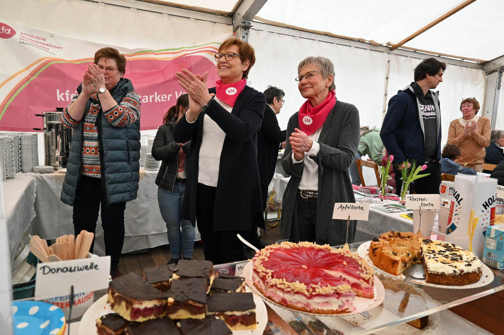 Begeisterung am Samstag im Festzelt beim Holstival in Horster