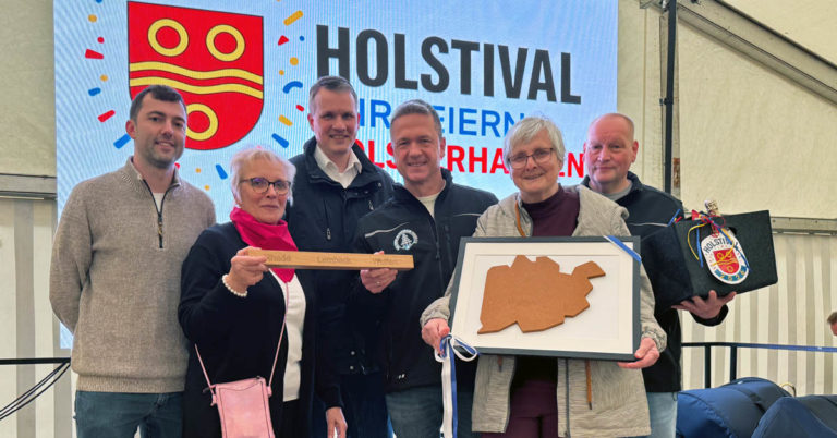 Staffelübergabe im Festzelt beim Stadtjubiläum Dorsten und 50 Jahre Holsterhausen