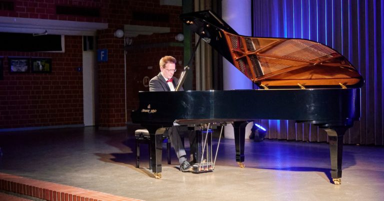 Ein Heimspiel: Klavierkonzert von Volker Zwetschke im Gemeinschaftshaus Wulfen