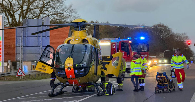 Rettungshubschrauber auf der B 58 Freudenberg Dorsten im Einsatz