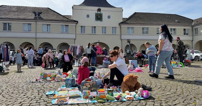 Frühlungsflohmarkt Brunnenplatz