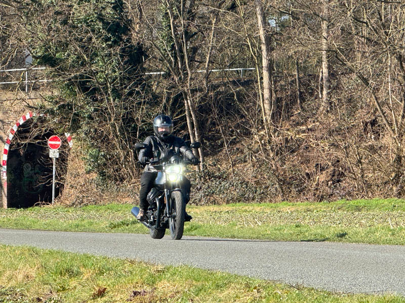 Women on Wheels Motorrad Claudia Hermes