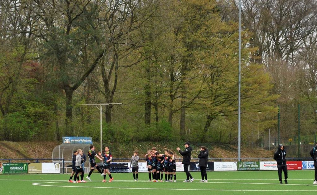 Großer Jubel bei Blau Weiß Wulfen nach dem letzten Spiel des Germany Cup in Wulfen