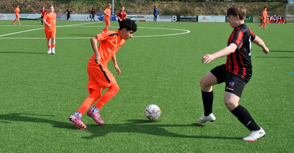 Spieler beim Germany Cup in Wulfen im Einsatz auf dem Fußballfeld im Hyundai Borgmann Stadion Dorsten Wulfen