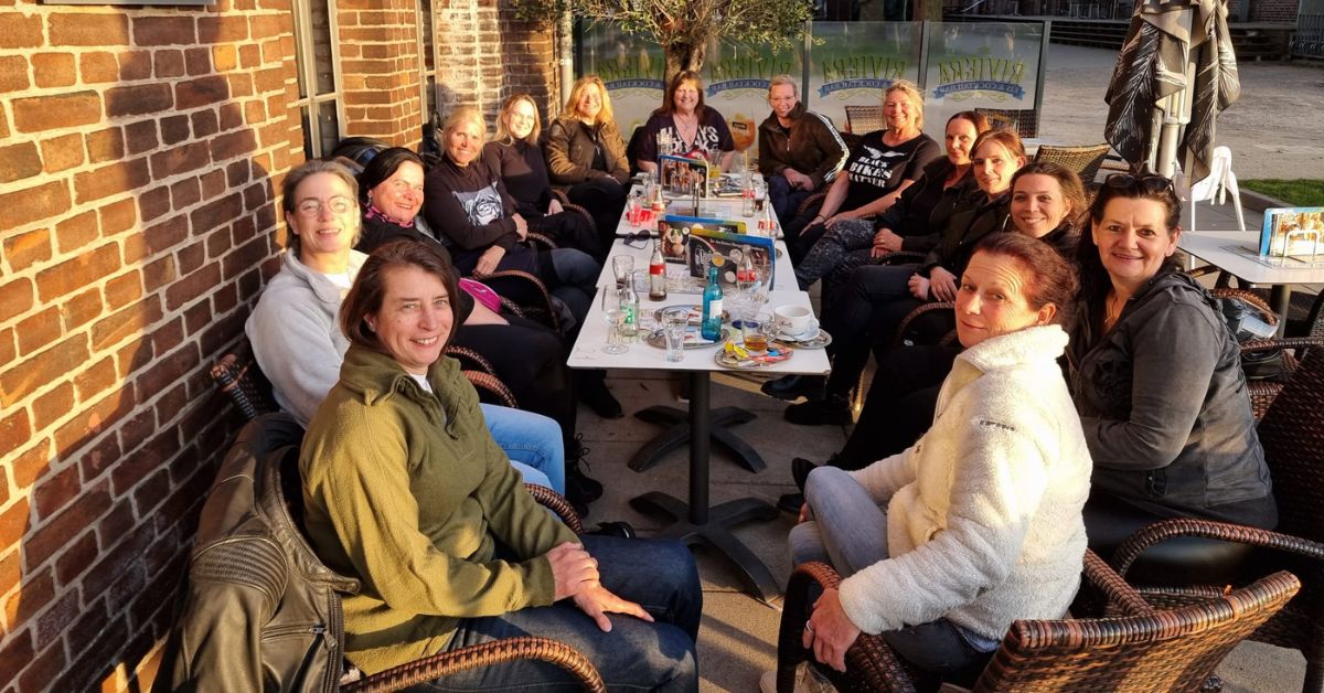 Women on Wheels Stammtisch Dorsten mit 19 Motorradfahrerinnen beim ersten Treffen
