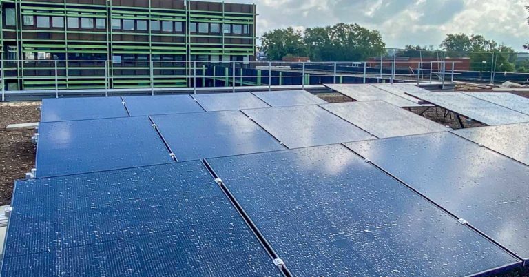 Batteriespeicher von Photovoltaikanlagen: Brandgefahr nach Wasserkontakt