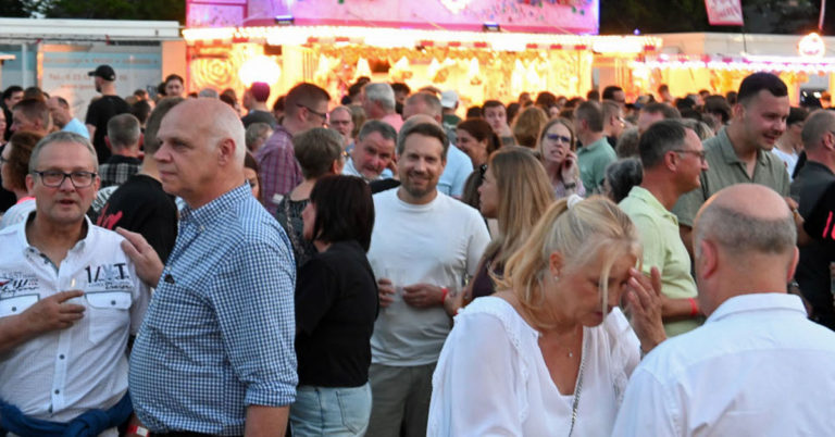 Schützenfest Holsterhausen Dorf startet mit lauem Sommerabend