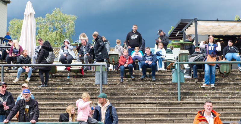 Football-Spieler der Jugendteams im Turniermodus
