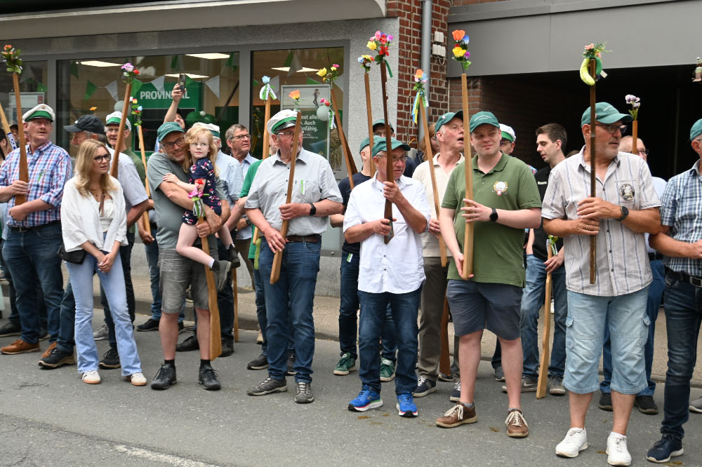 Festparade zum 150-jährigen Bestehen des Bürgerschützenvereins Lembeck