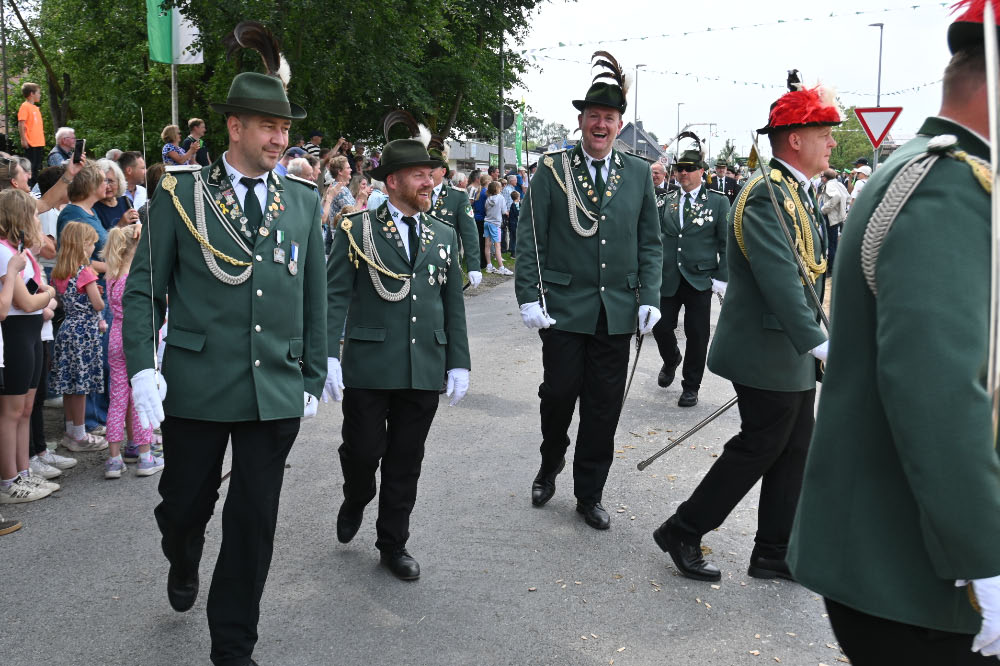 Gastvereine beim Schützenjubiläum in Lembeck