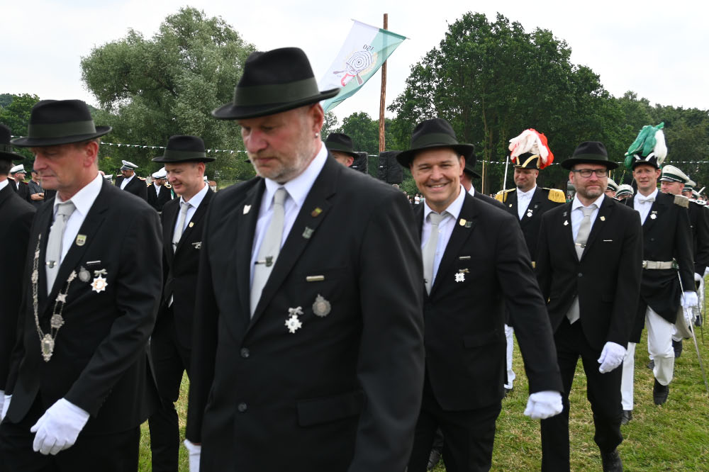 Gastvereine beim Schützenjubiläum in Lembeck