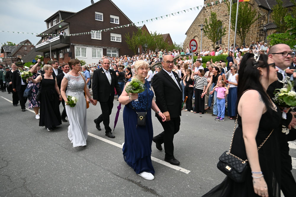Festparade zum 150-jährigen Bestehen des Bürgerschützenvereins Lembeck