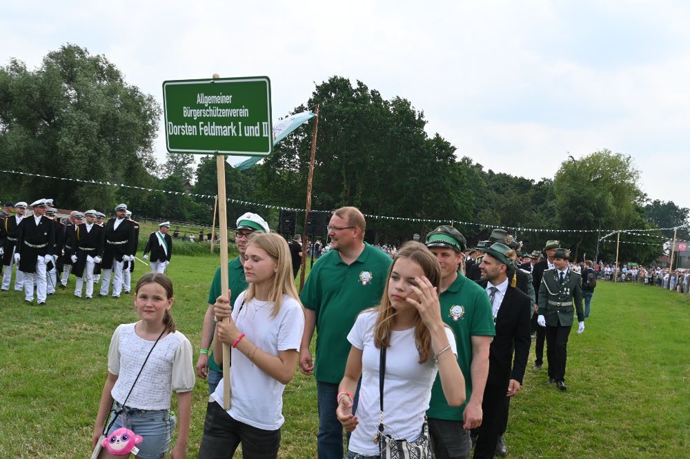 Gastvereine beim Schützenjubiläum in Lembeck