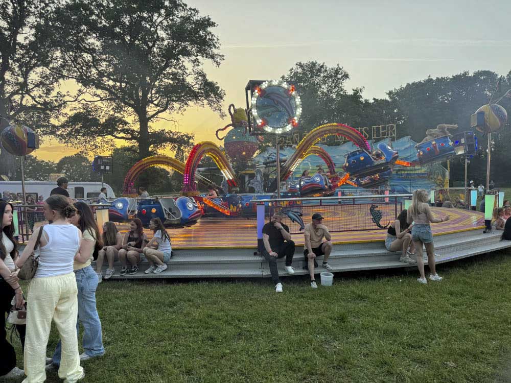 Fotostrecke vom Auftakt des Schützenfestes Holsterhausen-Dorf 2026 am Samstagabend.