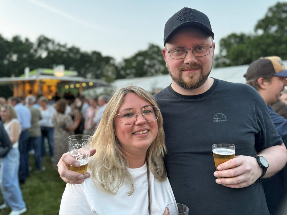 Fotostrecke vom Auftakt des Schützenfestes Holsterhausen-Dorf 2026 am Samstagabend.