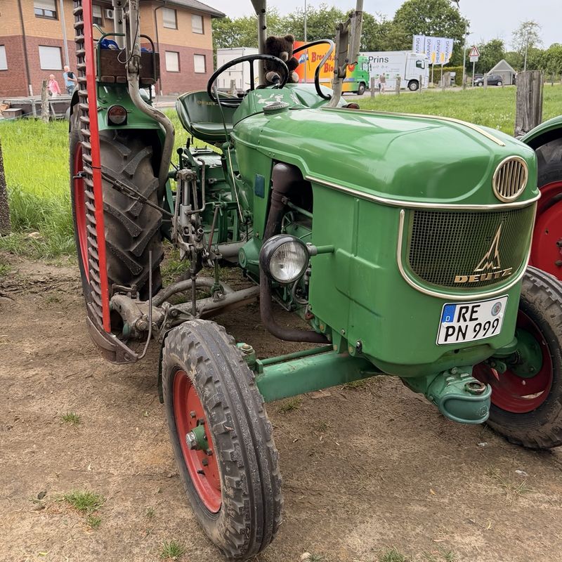 Oldtimerfreunde am Heimathof in Lembeck