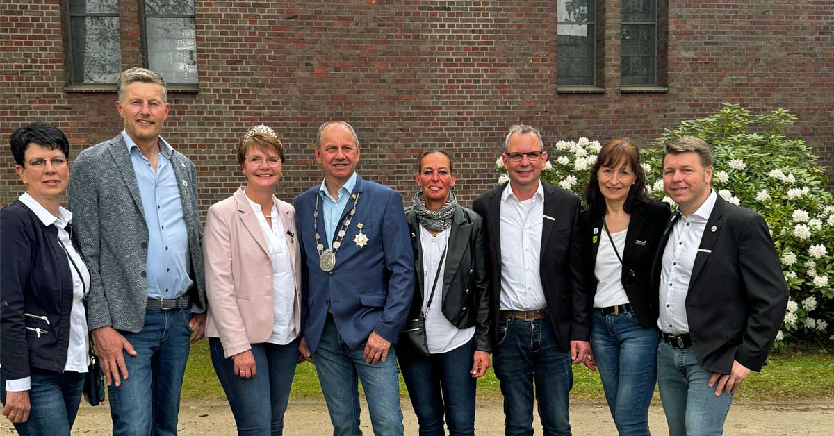 Aktueller Deutener Kaiser und Königin mit Throngemeinschaft
