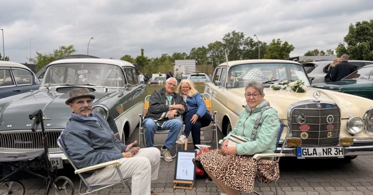 Nostalgie und Motorensound: Gelungener Sonntag auf Leopold