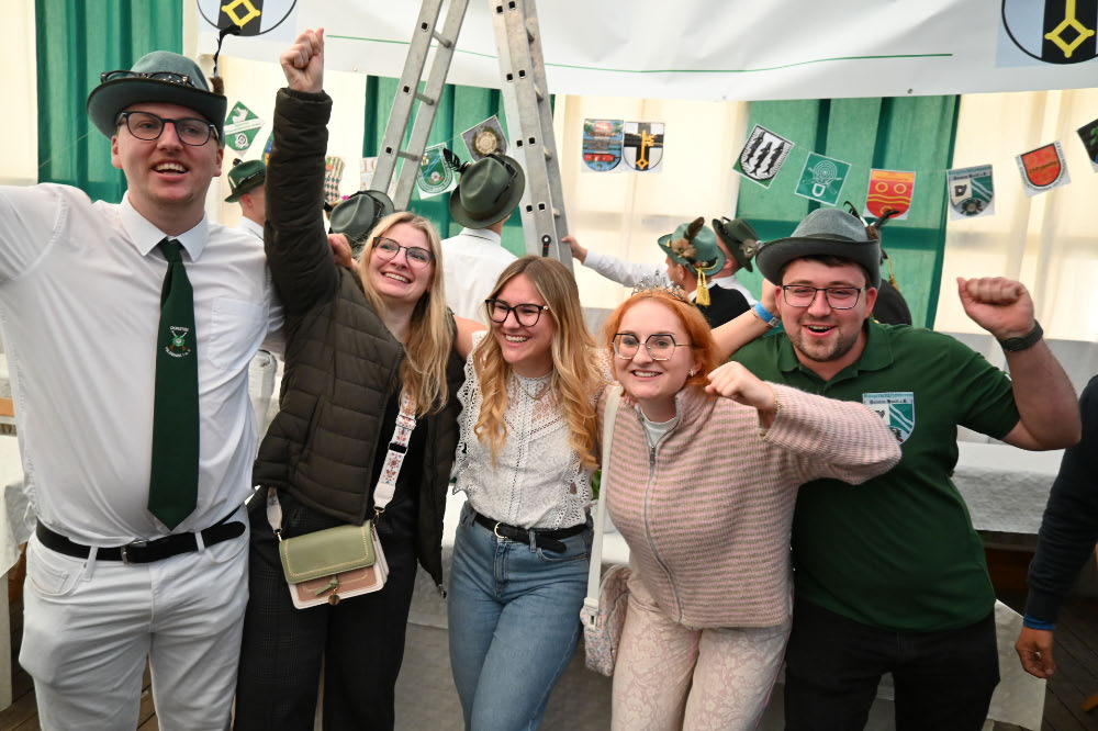 Neuer Stadtkaiser Dorsten 2026: Jonas Spickermann gewinnt das Stadtkönigsschießen.