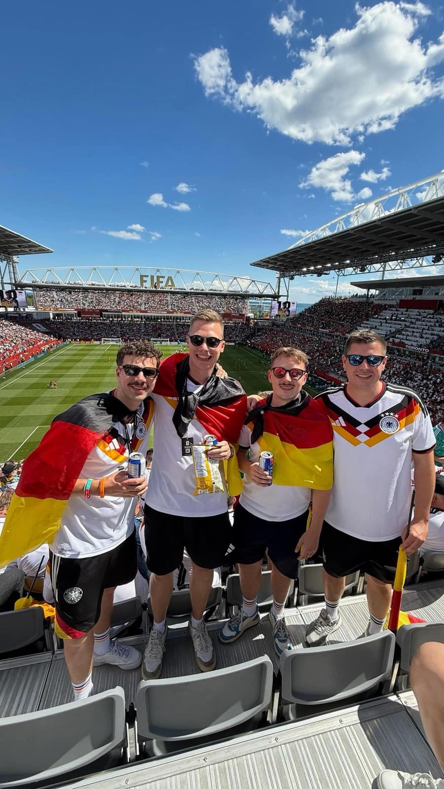 Dorstener Fans im Toronto-Stadion bei der WM 2026