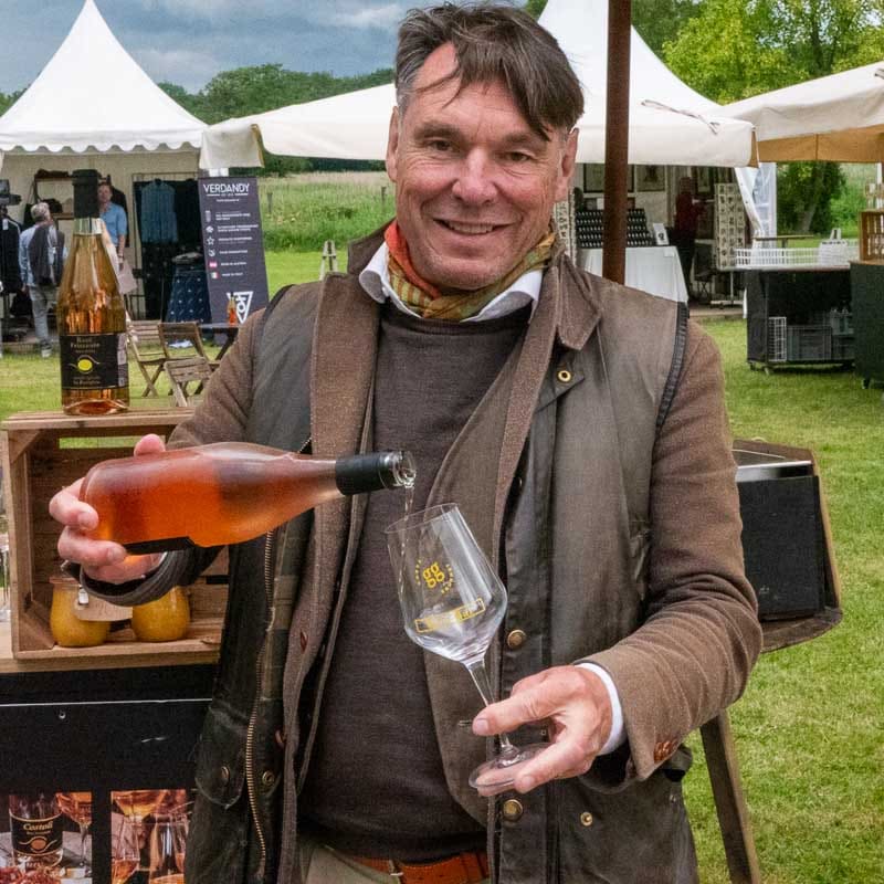 Besucher entdecken handgemachte Produkte bei der Landpartie Schloss Lembeck - Bild 9